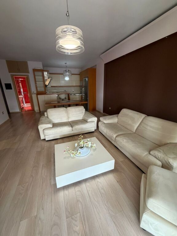 In affitto 2+1+2+ parcheggio LAGO ASCIUTTO VIA PETI 700€