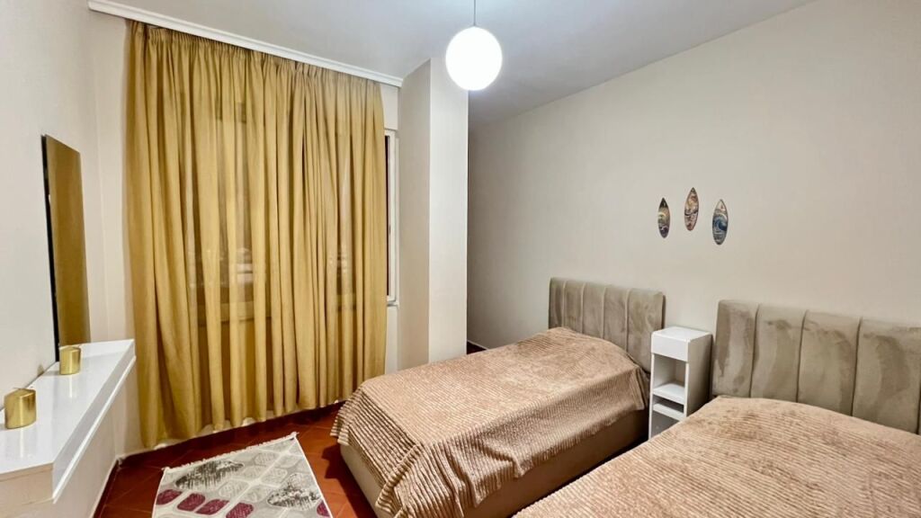 Me Qera : 2+1 📍Sheshi Wilson (Petro Nini) - 800€ - S.75m² - Kt.7|| Pallati Buze Rruge Kryesore⚡