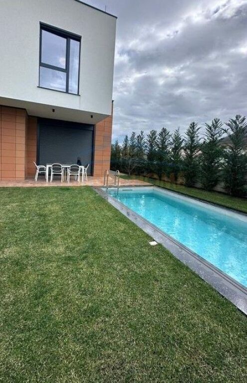 Qera, Vile me pishine, Olive Grove Residence