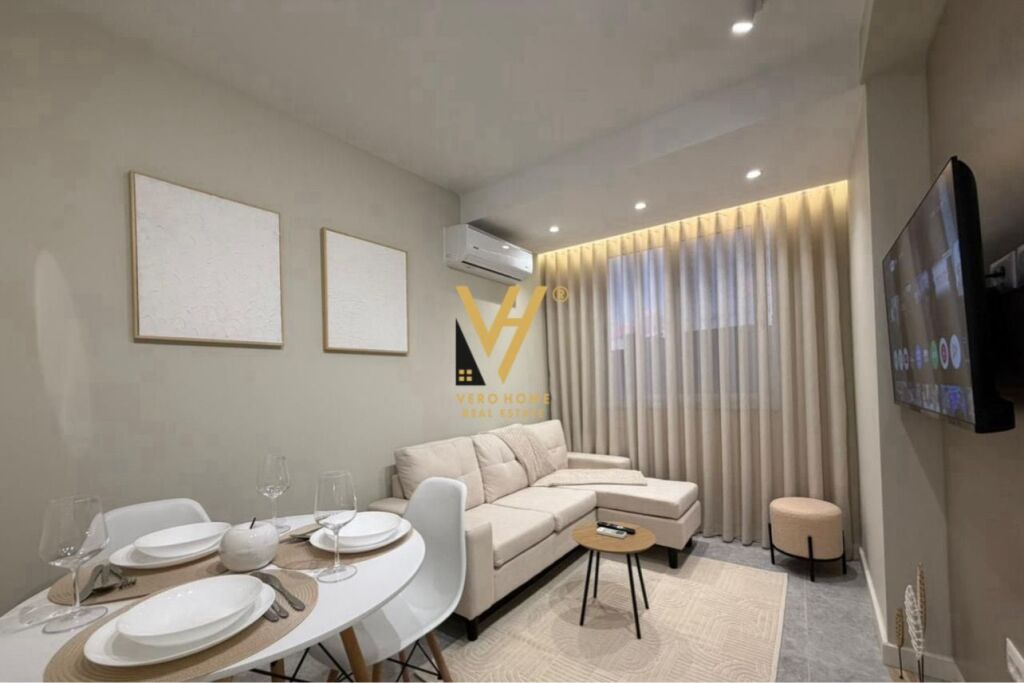 VENDESI 2 MONOLOCALI AL 21 DICEMBRE 200.000 EURO