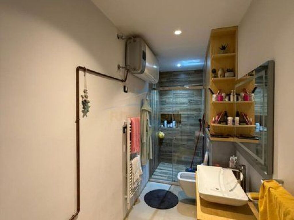 Shitet, Apartament 2+1, Rruga Gramoz Pashko.