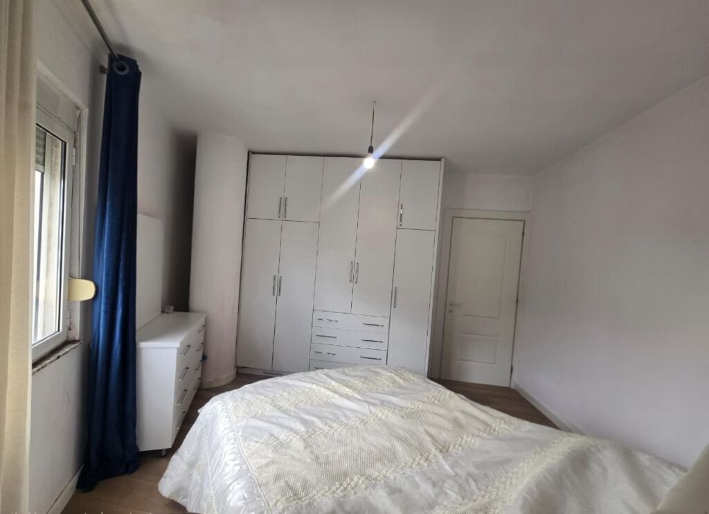 Apartament 1+1 Ne Shitje, Astir