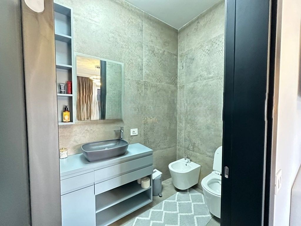 Apartament 2+1+ Post Parkimi per Qira prane " Teg" 1,500 € /Muaj