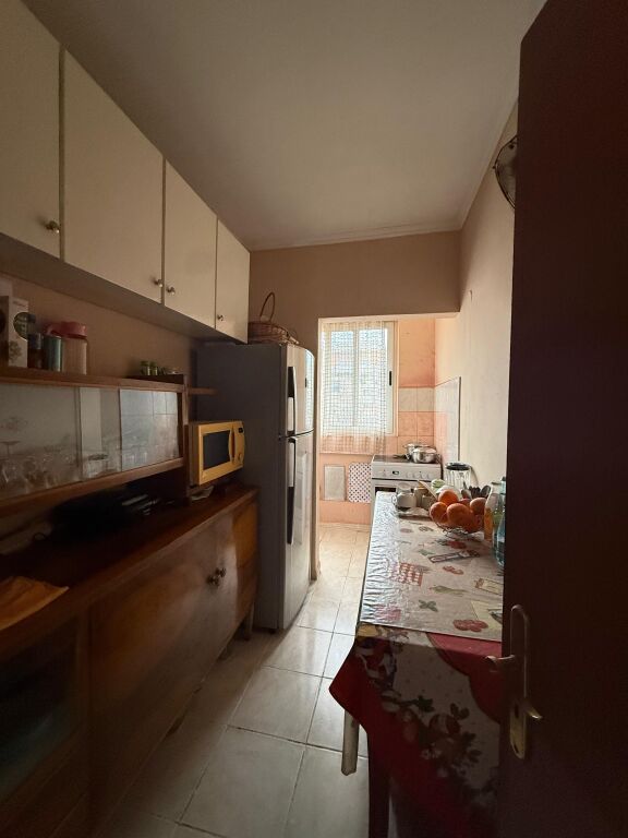 🏠Vendesi in vendita Appartamento 2+1 📍Via Irfan Tomini, vicino Hotel Diplomat 🏢4° piano, senza ascensore 📐Sup. 73m2  💶 Prezzo: 128.000€