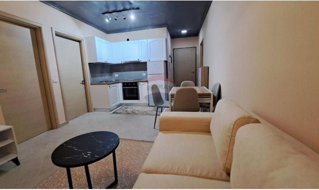 Apartament 2 + 1 me qira te Prokuroria e Tiranës