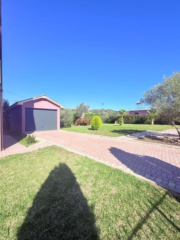 FOR SALE 3 FLOOR VILLA MANEZ DURRES