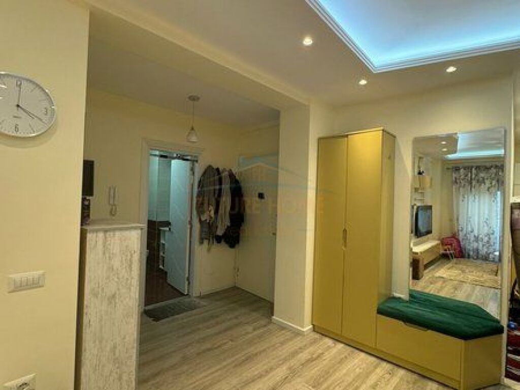 In vendita, Appartamento 1+1, Komuna e Parisit, Tirana.