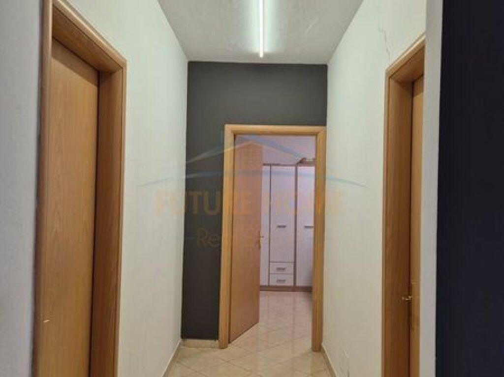 QERA APARTAMENT 2+1+PARKIM RROTONDO ASTIRIT