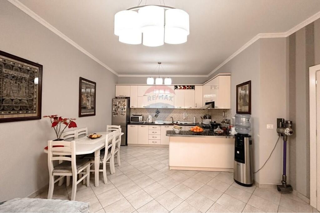 Appartamento 2+1 in vendita al Lago Secco, Tirana