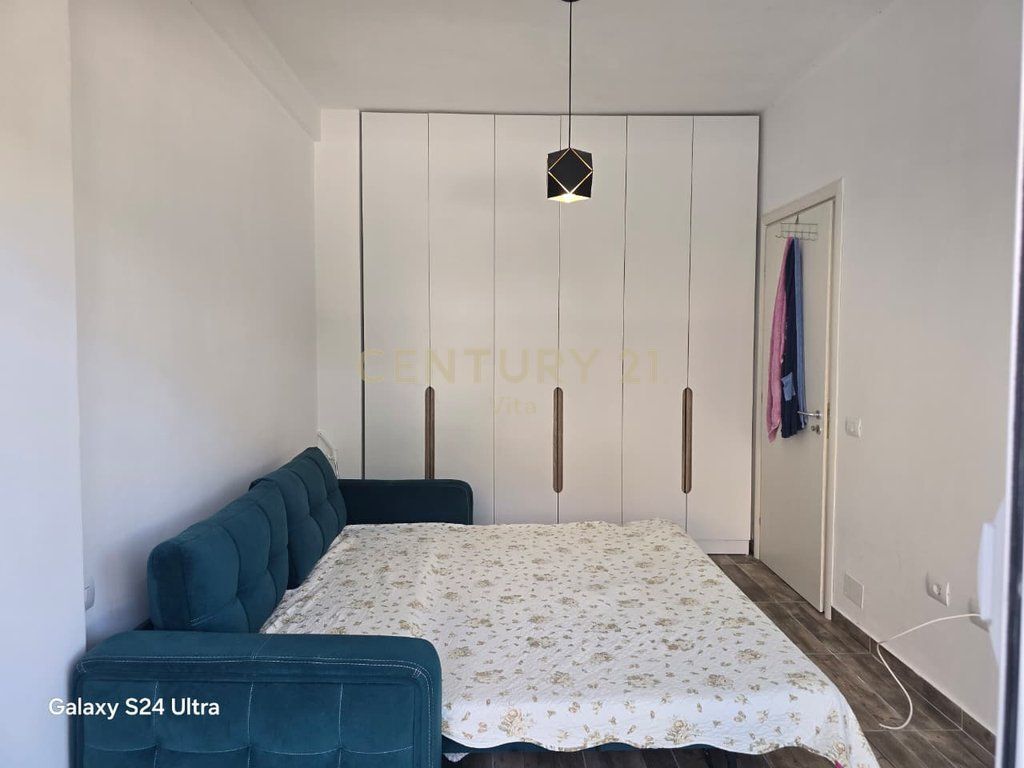 Shitet Apartament 1+1 me Oborr në Gjirin e Lalzit , Durres ! 150,000 €