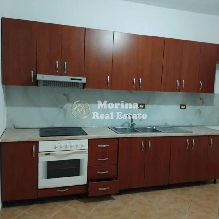 Qera | Ambjent Biznesi | Kamëz Municipality | 400 €/muaj