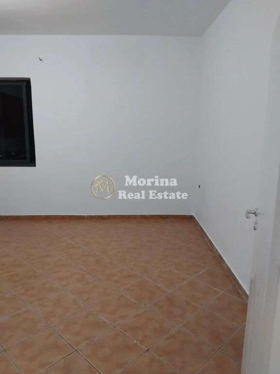 Qera | Ambjent Biznesi | Kamëz Municipality | 400 €/muaj