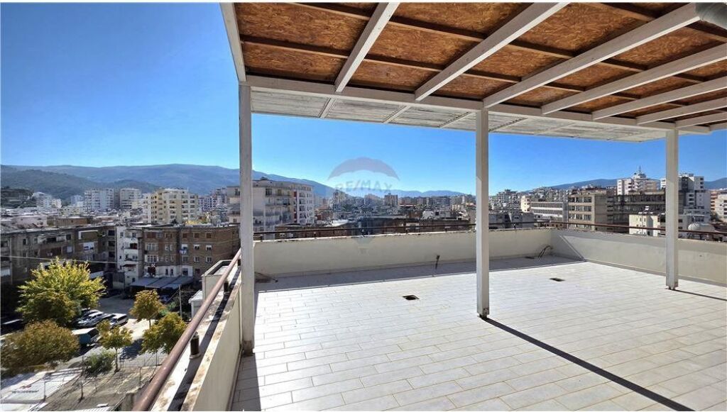 🏡 DUPLEX IN VENDITA – vicino alla Chiesa Ortodossa, Vlora