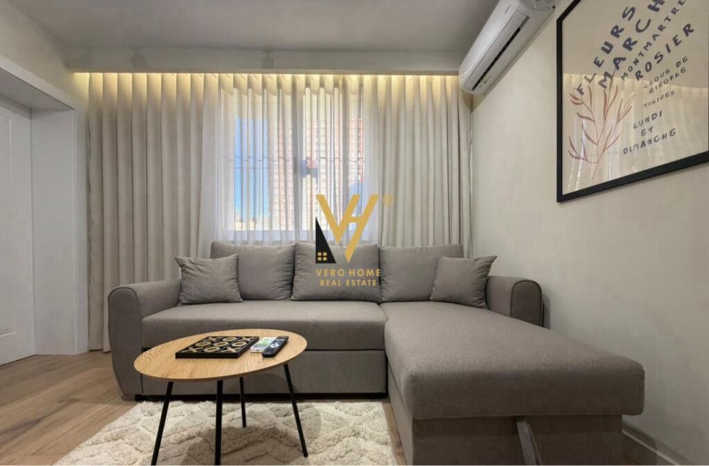 VENDESI 2 MONOLOCALI AL 21 DICEMBRE 200.000 EURO