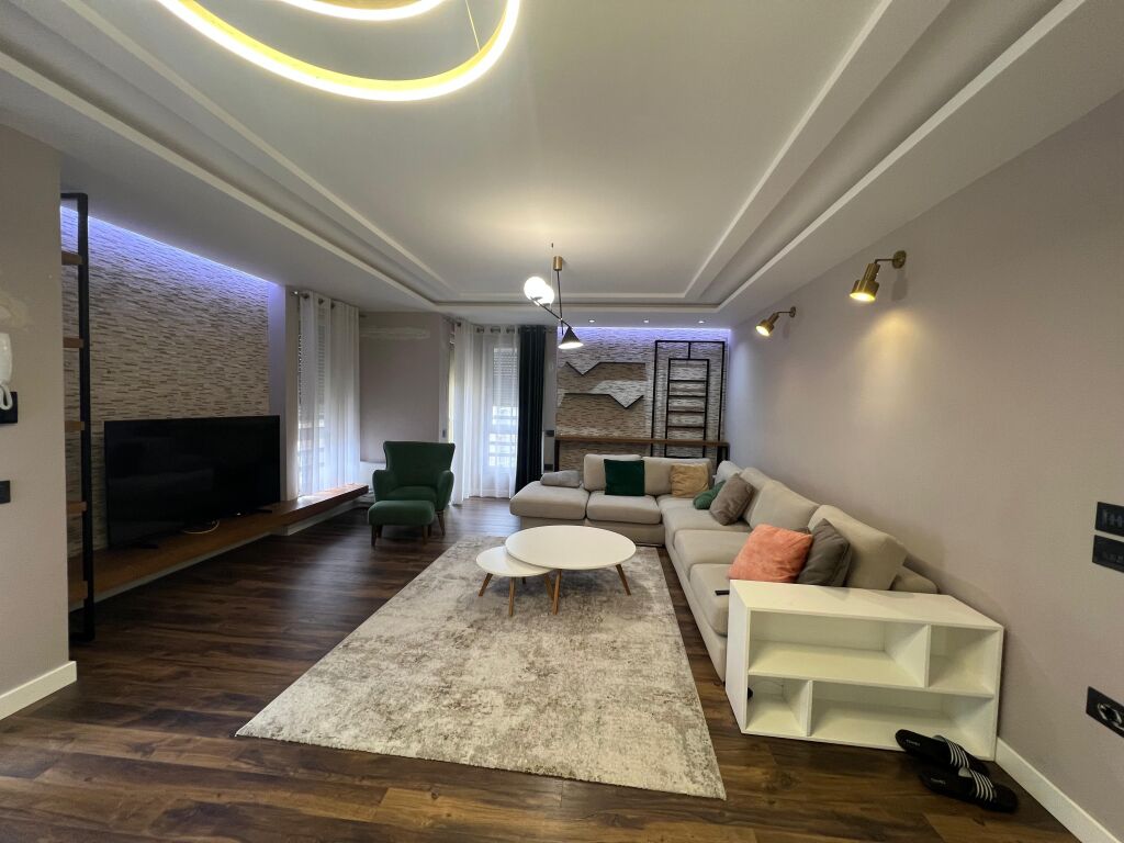 SUPER APARTAMENT 2+1 PER SHITJE TEK ISH FUSHA E AVIACIONIT