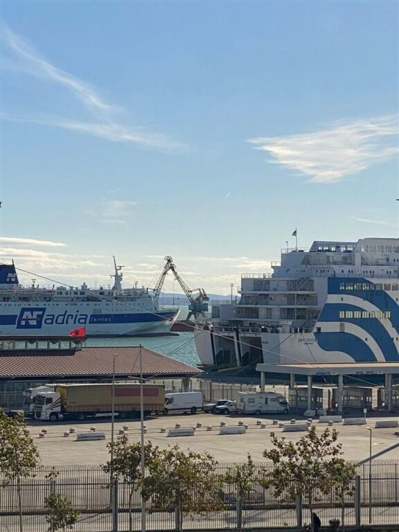 SUPER APARTAMENTNT 2+1 PRANE PORTIT DURRES 110.000 EURO​ 110 000EUR