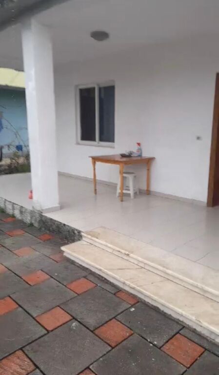 Private house 2+1 for rent in the Lapraka area, on Imzot Mark Sopi street