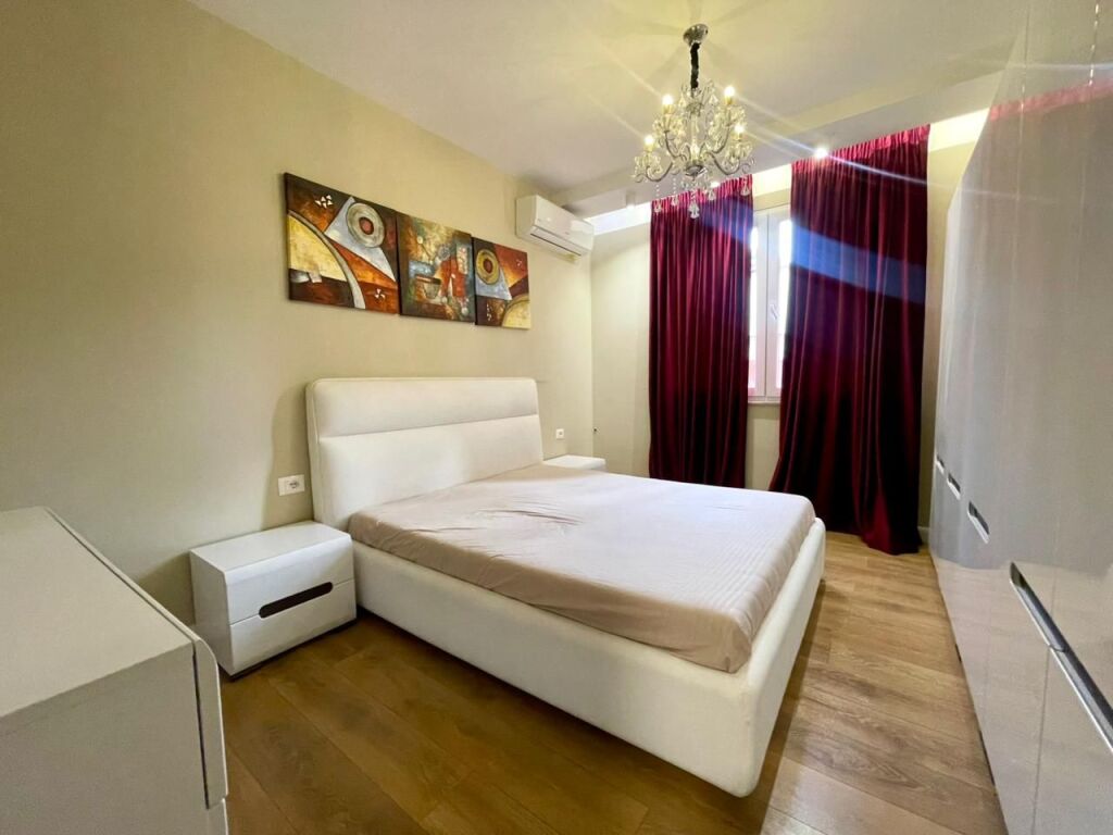 Jepet me qira apartament 2+1 tek shkolla  e baletiti