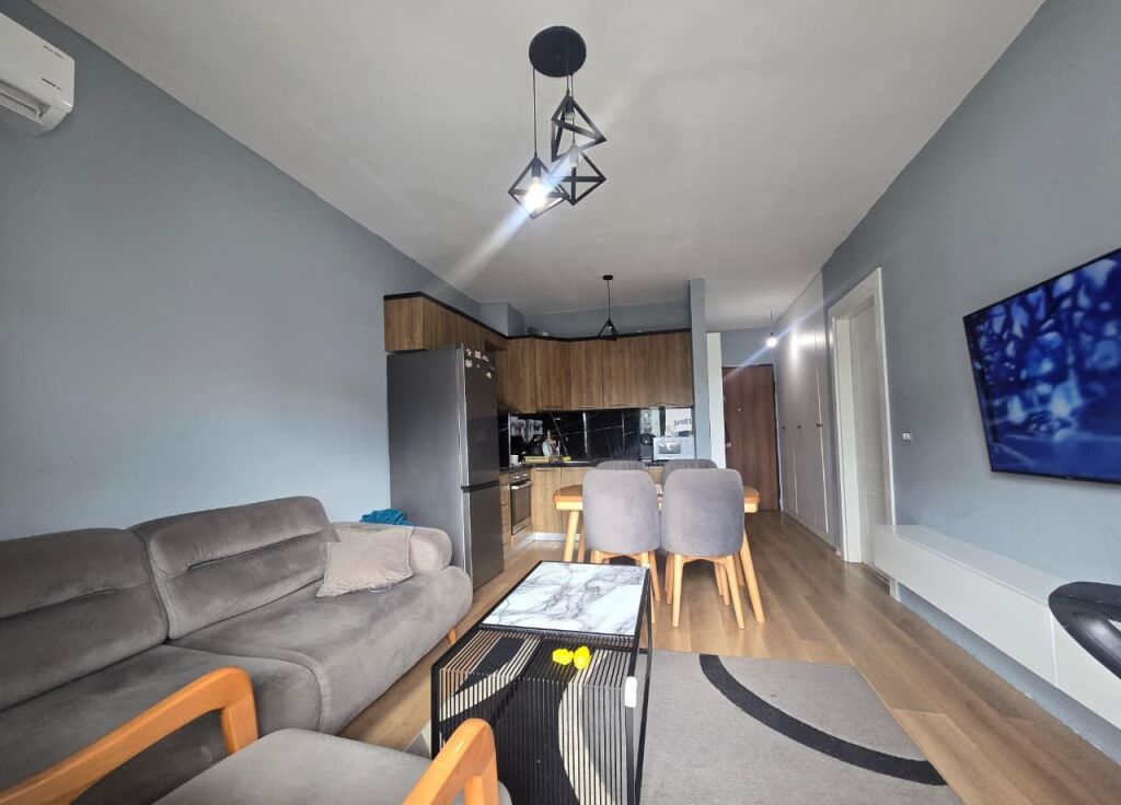 Apartament 1+1 Ne Shitje, Astir