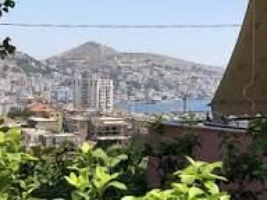SHITET APARTAMENT 1+1+ POST PARKIMI  NE SARANDE