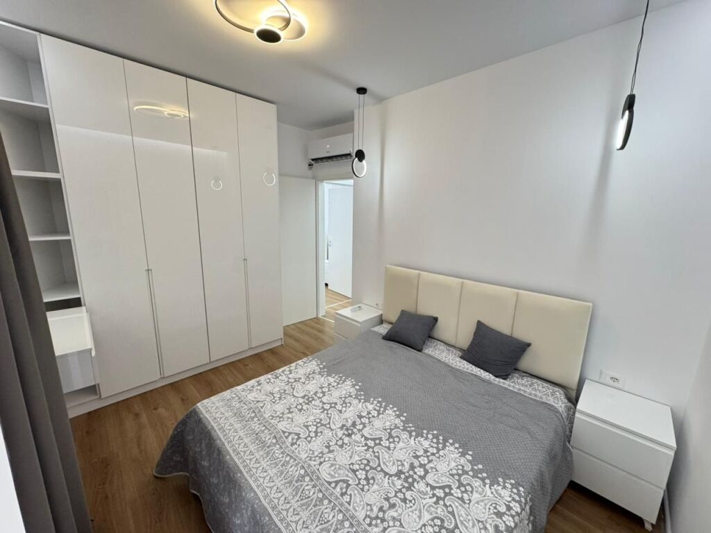 🏘️Jepen dy apartamente  me qera  2+1 + Parkim 📍 Adresa: Ali Demi, Kompleksi Kadiu💰 Çmimi: 60,000 lek / muaj 💰 Çmimi: 55,000 lek / muaj PA PARKIM