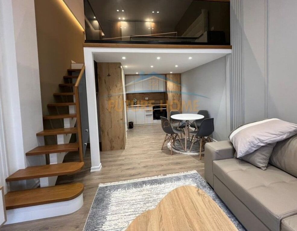 Qera, Loft, Unaza e re, Tiranë