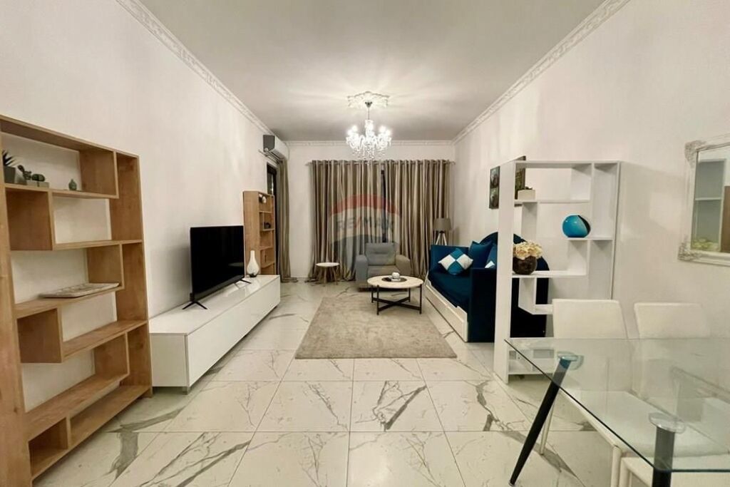 Apartament per qira, 1+1 i mobiluar te Square 21