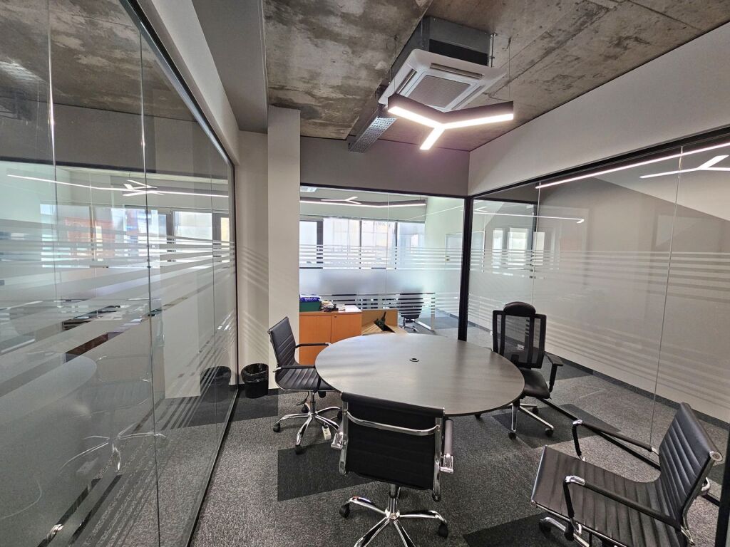 Zyre me qira , Rruga e Kosovareve