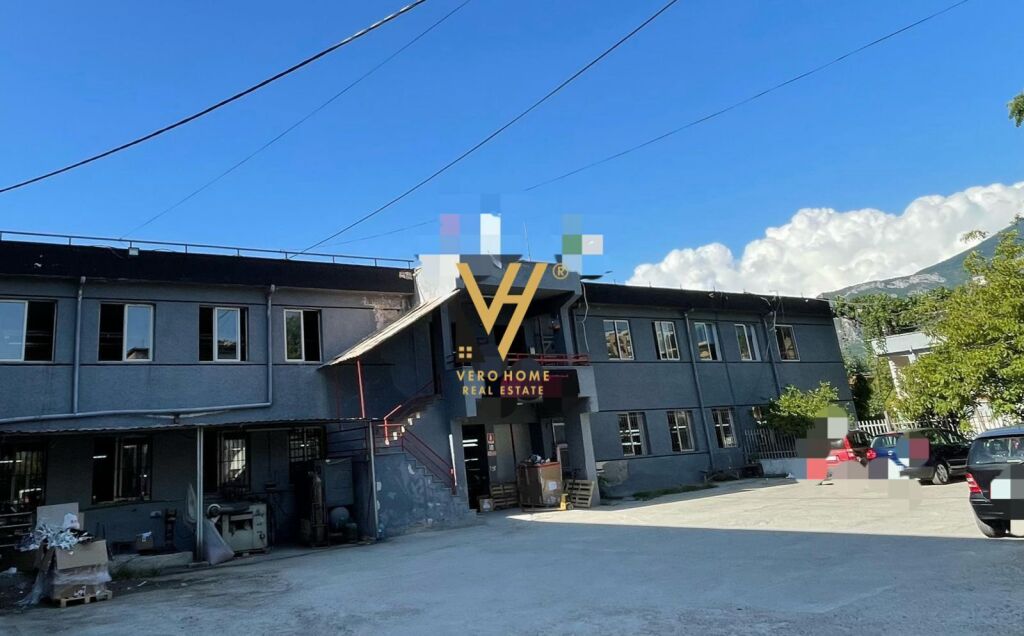 JEPE MAGAZINE 1.300 M2 ME QERA NE ALLIAS 3.900 EURO