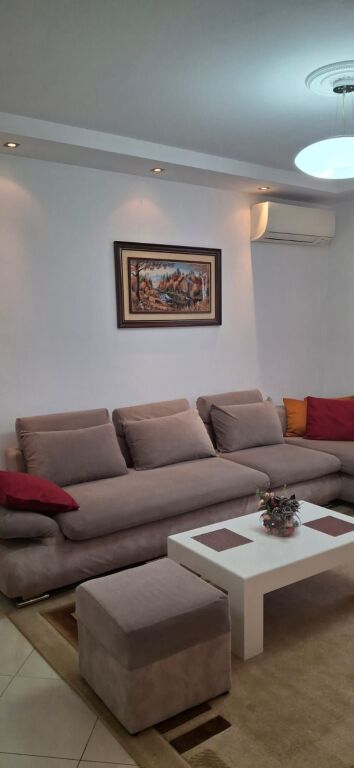 Appartamento 2+1+1 con Balcone in Affitto