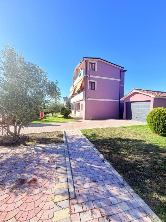 FOR SALE 3 FLOOR VILLA MANEZ DURRES