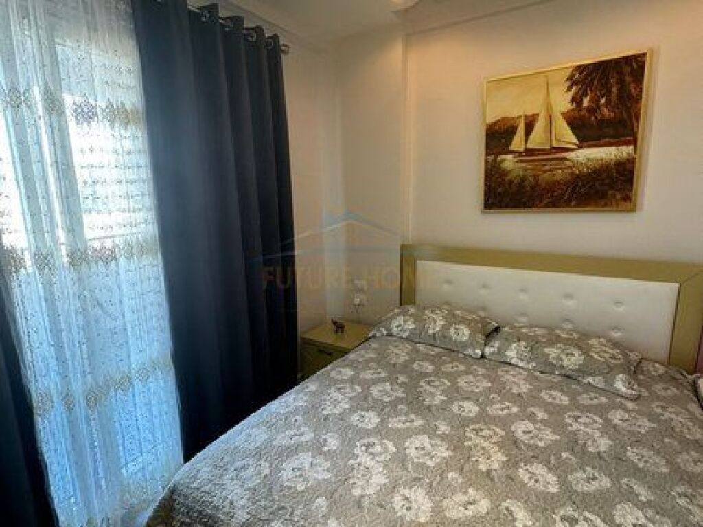 In vendita, Appartamento 1+1, Komuna e Parisit, Tirana.