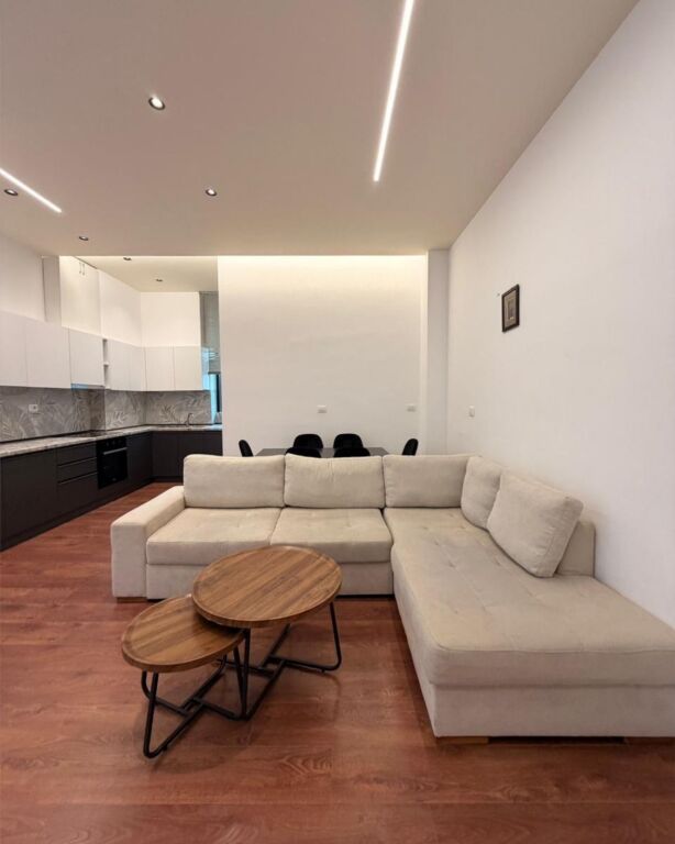 Apartament me Qira