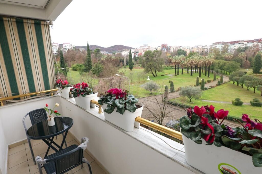 Jepet me qira 2+1+1 Kopshti Botanik 700€