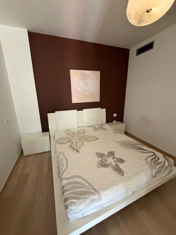 In affitto 2+1+2+ parcheggio LAGO ASCIUTTO VIA PETI 700€