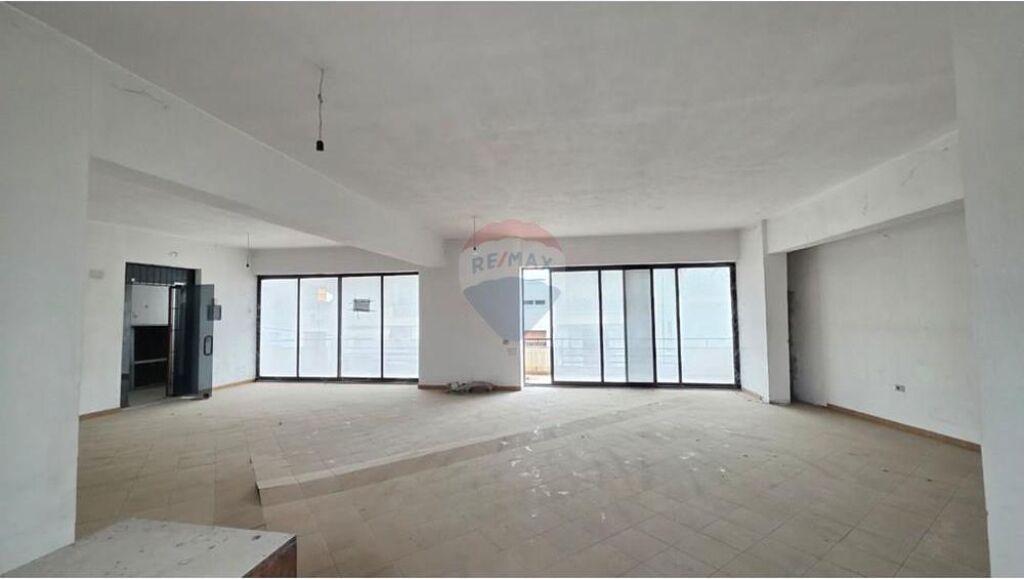 🏡 Vilë – Për Shitje – Rruga Ali Demi, Vlorë