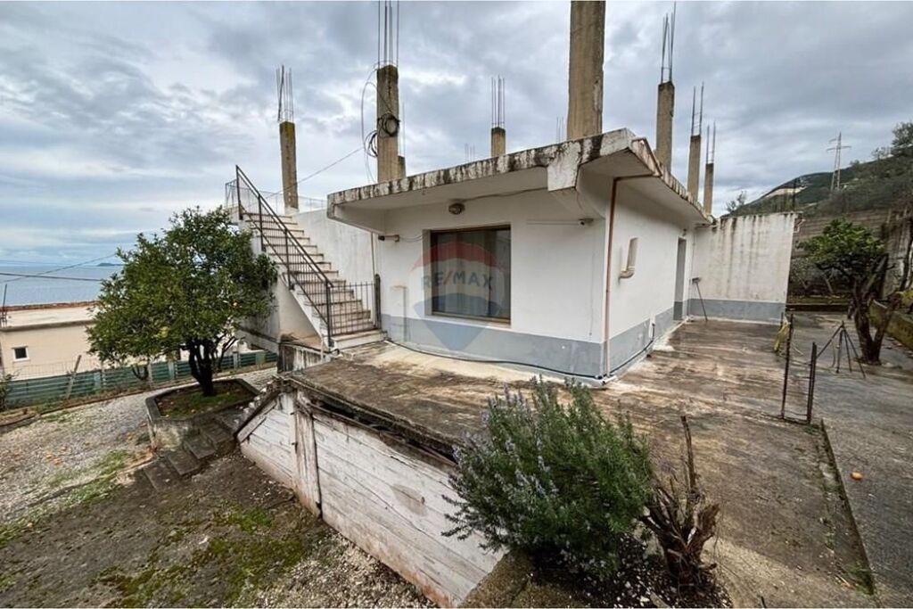 🏡 Shtëpi Private për Shitje – Vlorë, Vlorë