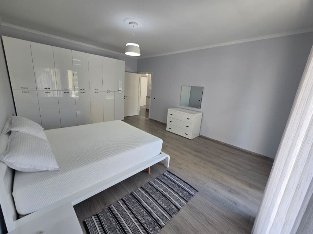 APARTAMENT/ PENTHOUSE 3+1 Me Verande+ POST PARKIMI | ME QIRA | KOPSHTI ZOOLOGJIK