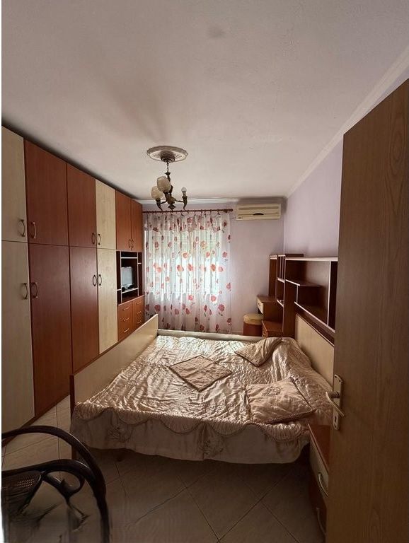 Apartament 3+1+2 Me Qira te Gjimnazi Petro Nini Luarasi 700 € /Muaj