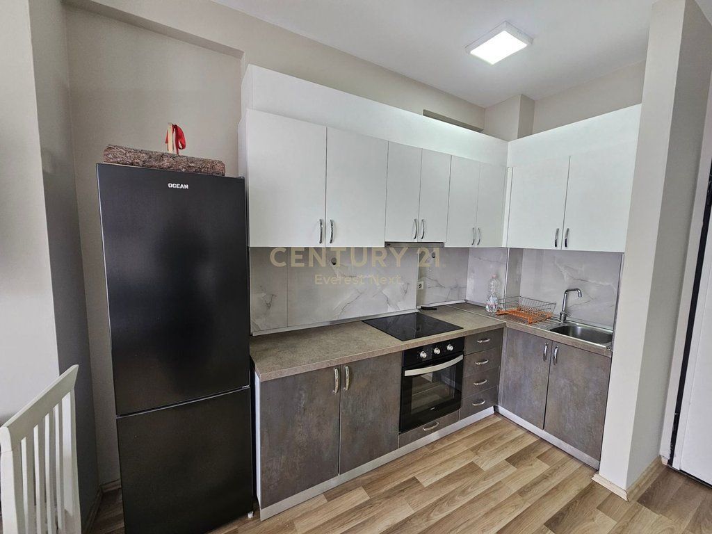 Apartament 1+1 me qira pranë Gjimnazit Partizani