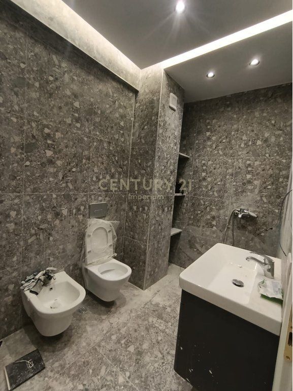 JEPET ME QERA APARTAMENT 1+1 TEK URBAN GATE NE ASTIR