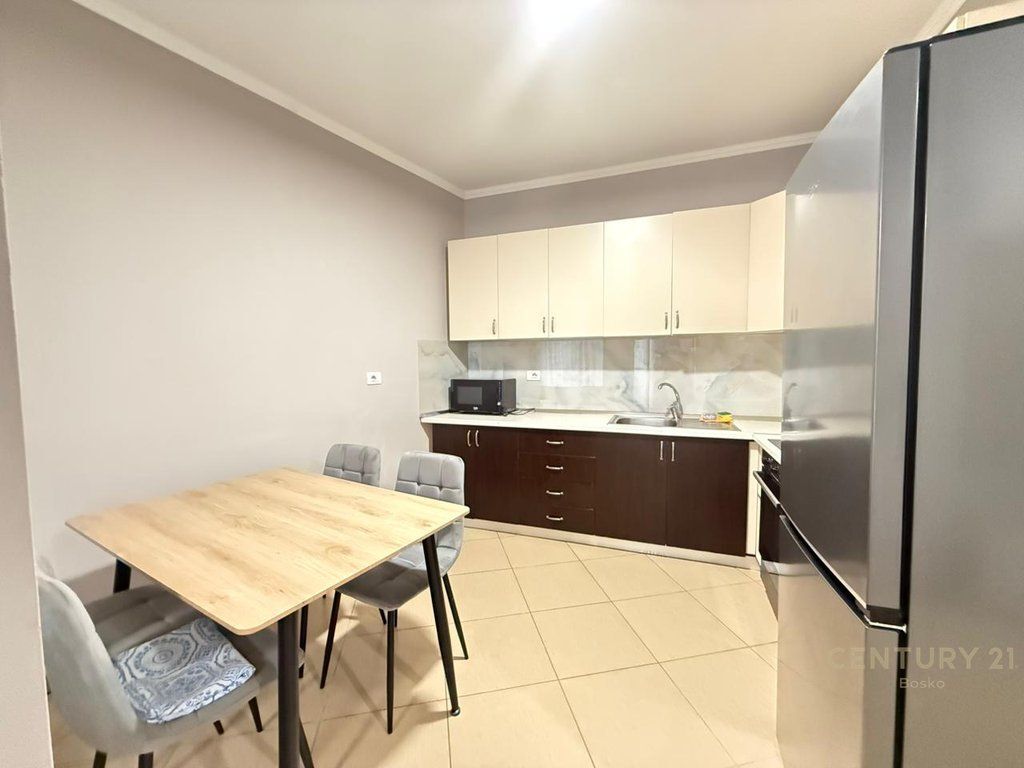Apartament 2+1+2 per shitje ne Don Bosko