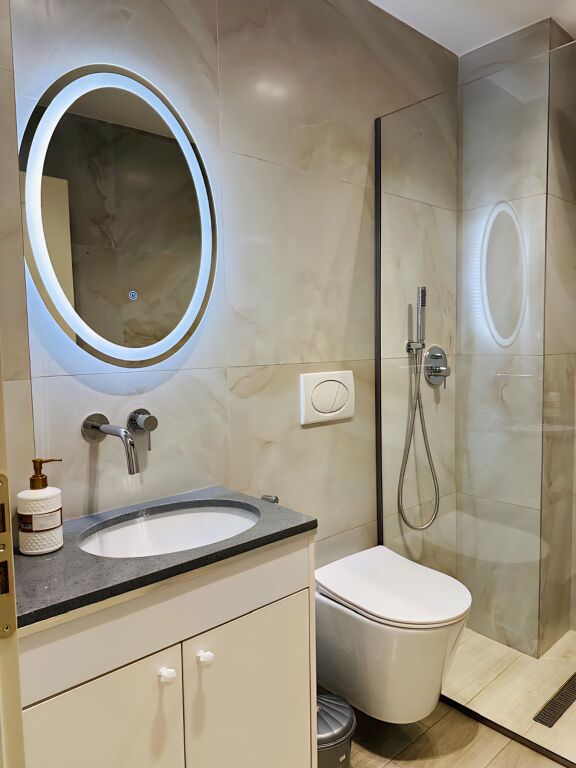 Apartament me qera 1+1