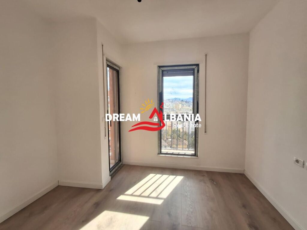 For sale apartment 3+1+2+veranda in Rr.Qemal Stafa, near Shkolla e Kuqe, Tirana (ID 4131427)