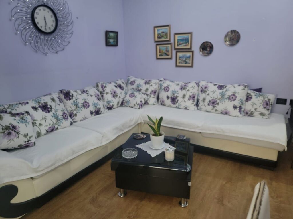 JEPET ME QIRA APARTAMENT 2+1 TEK MBIKALIMI I KOMUNES
