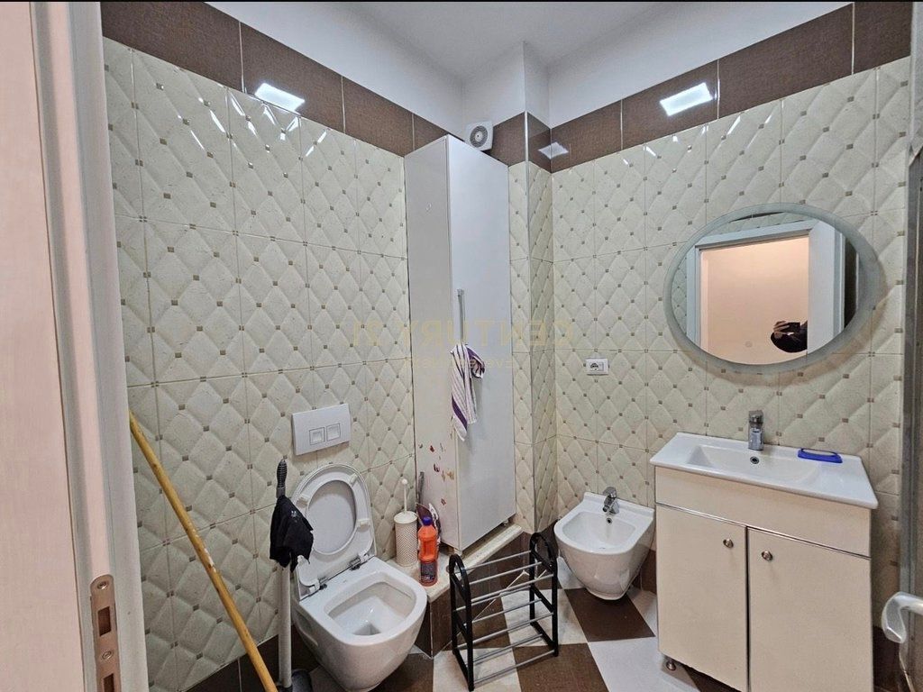 Apartent me qera pran gjimnazit Partizani 1+1