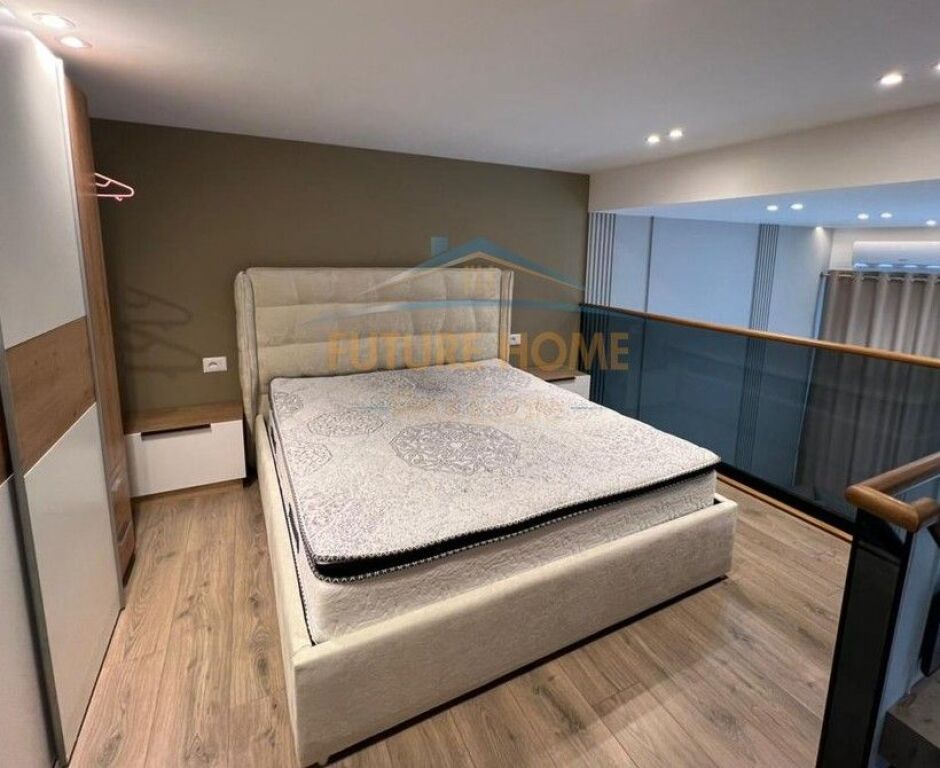 Qera, Loft, Unaza e re, Tiranë