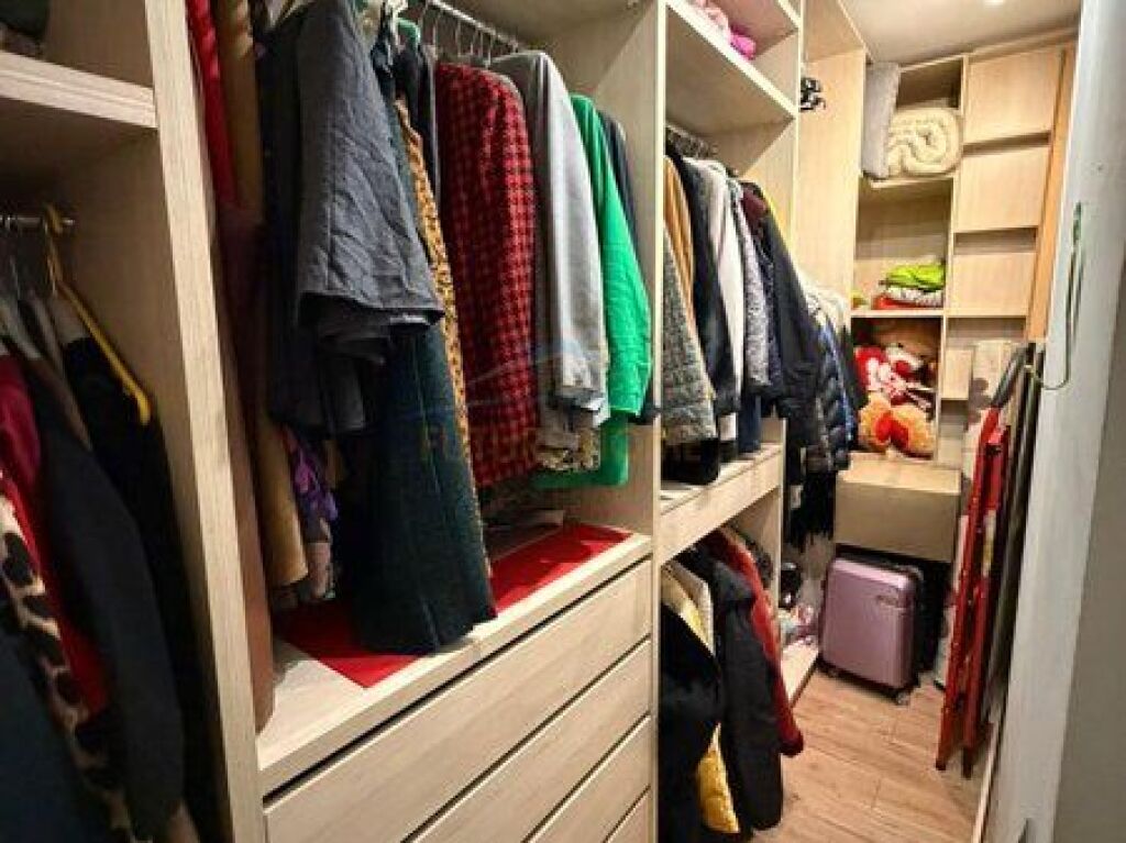 Shitet, Apartament 2+1, Rruga Gramoz Pashko.