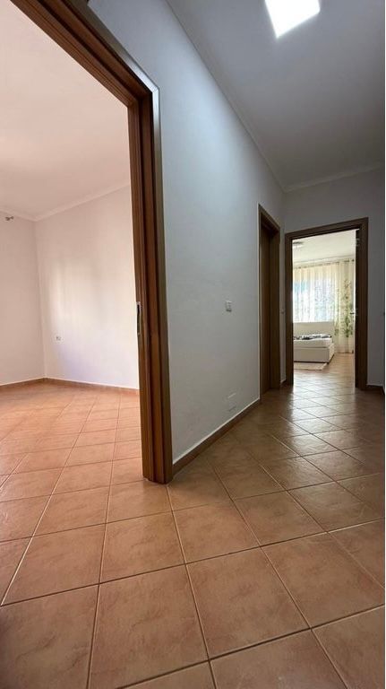 Jepet apartament me qera 2+1 +2Astir