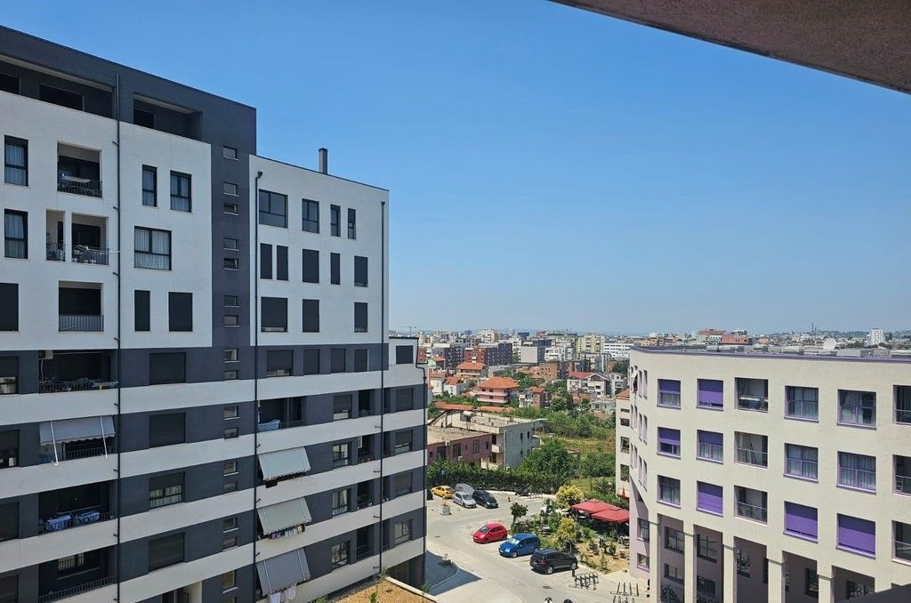 Affittasi appartamento nuovo 2+1 + posto auto in Ali Dem nel complesso Mangalem